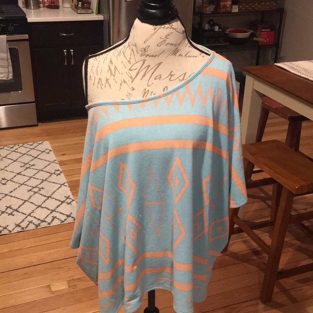 ALTAR’D STATE ✨ Off the shoulder top